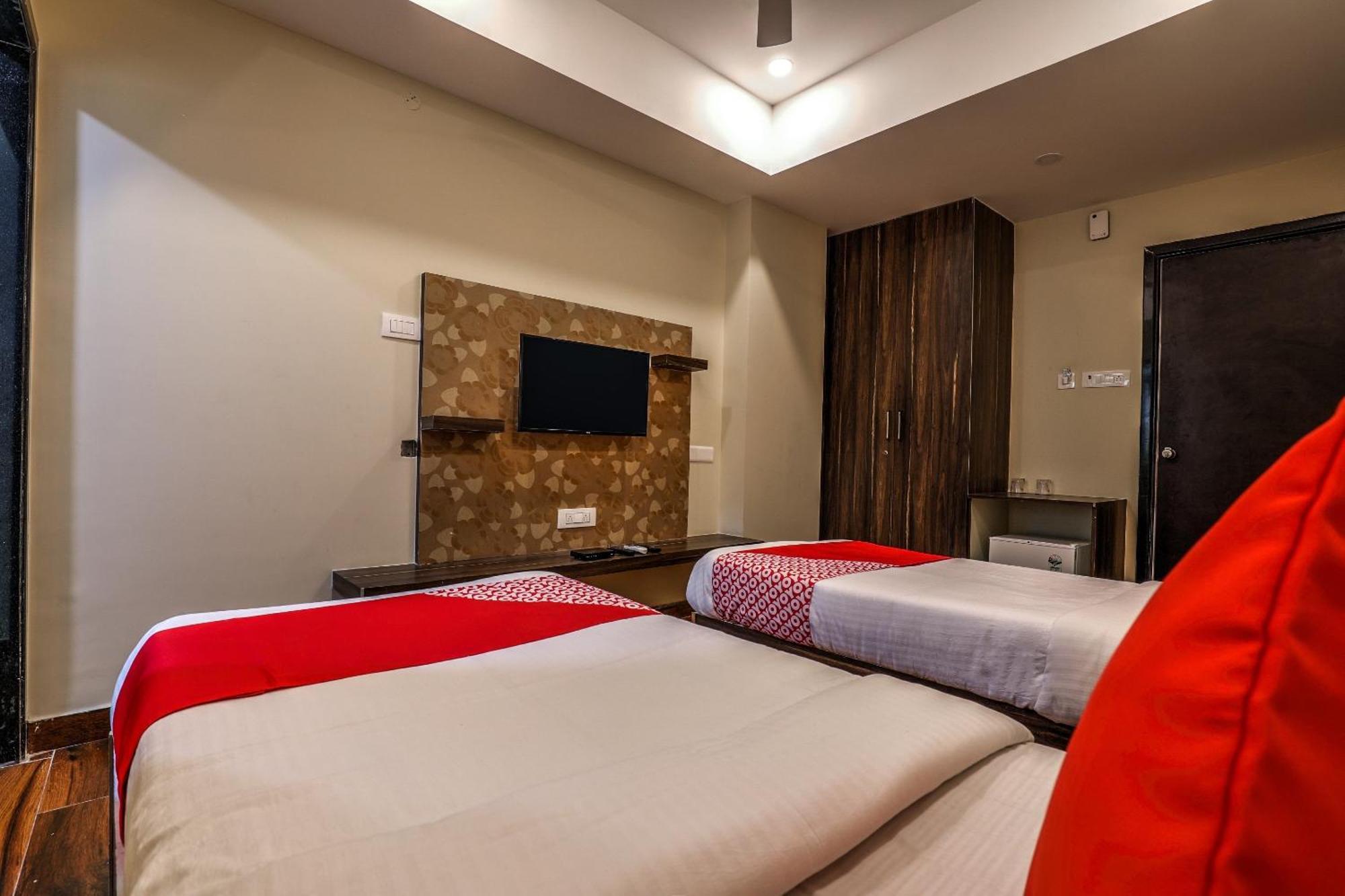 Capital O Sky Grand Otel Haydarabad Dış mekan fotoğraf