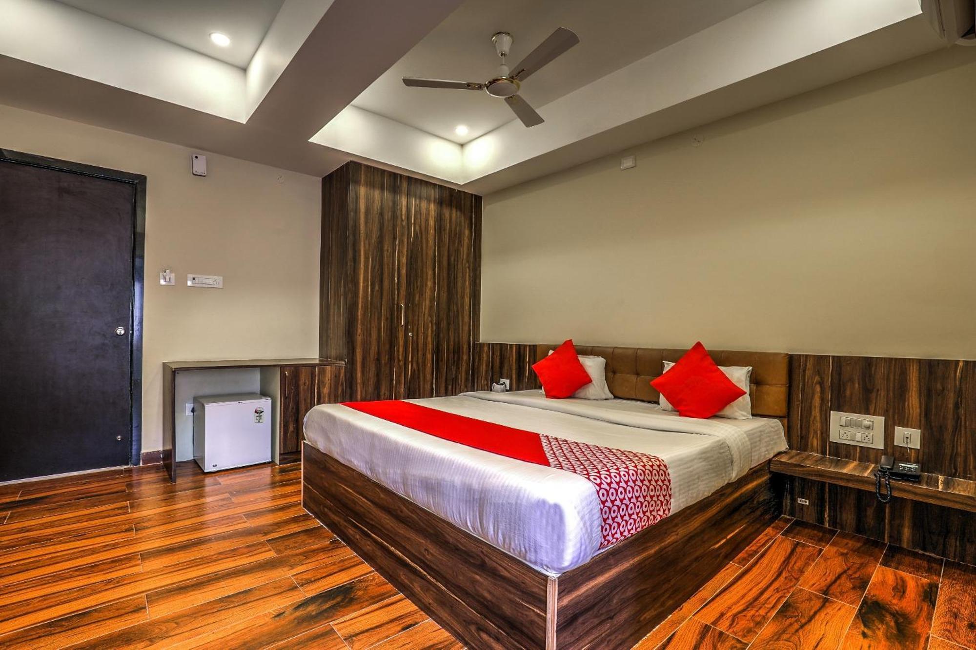 Capital O Sky Grand Otel Haydarabad Dış mekan fotoğraf
