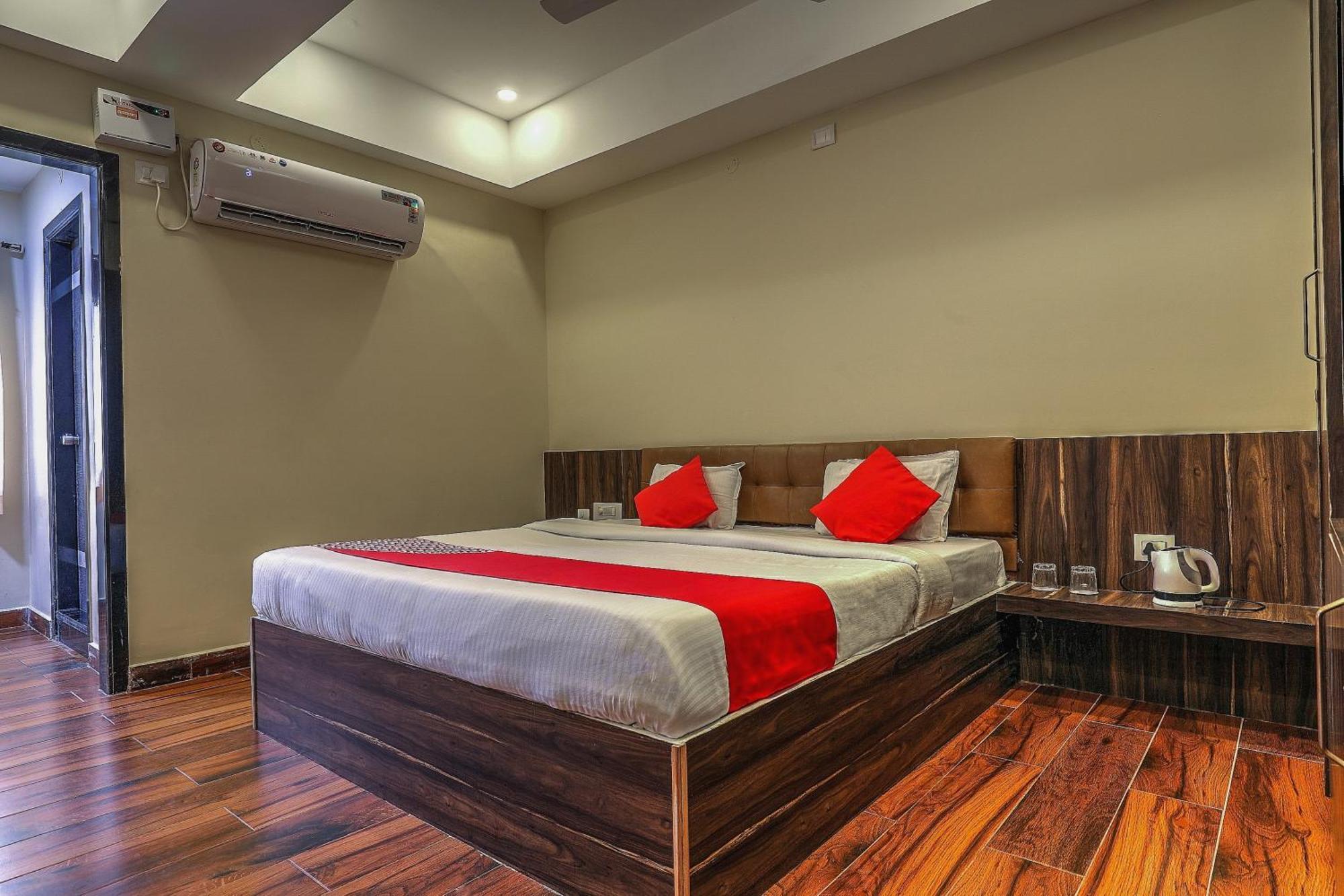 Capital O Sky Grand Otel Haydarabad Dış mekan fotoğraf