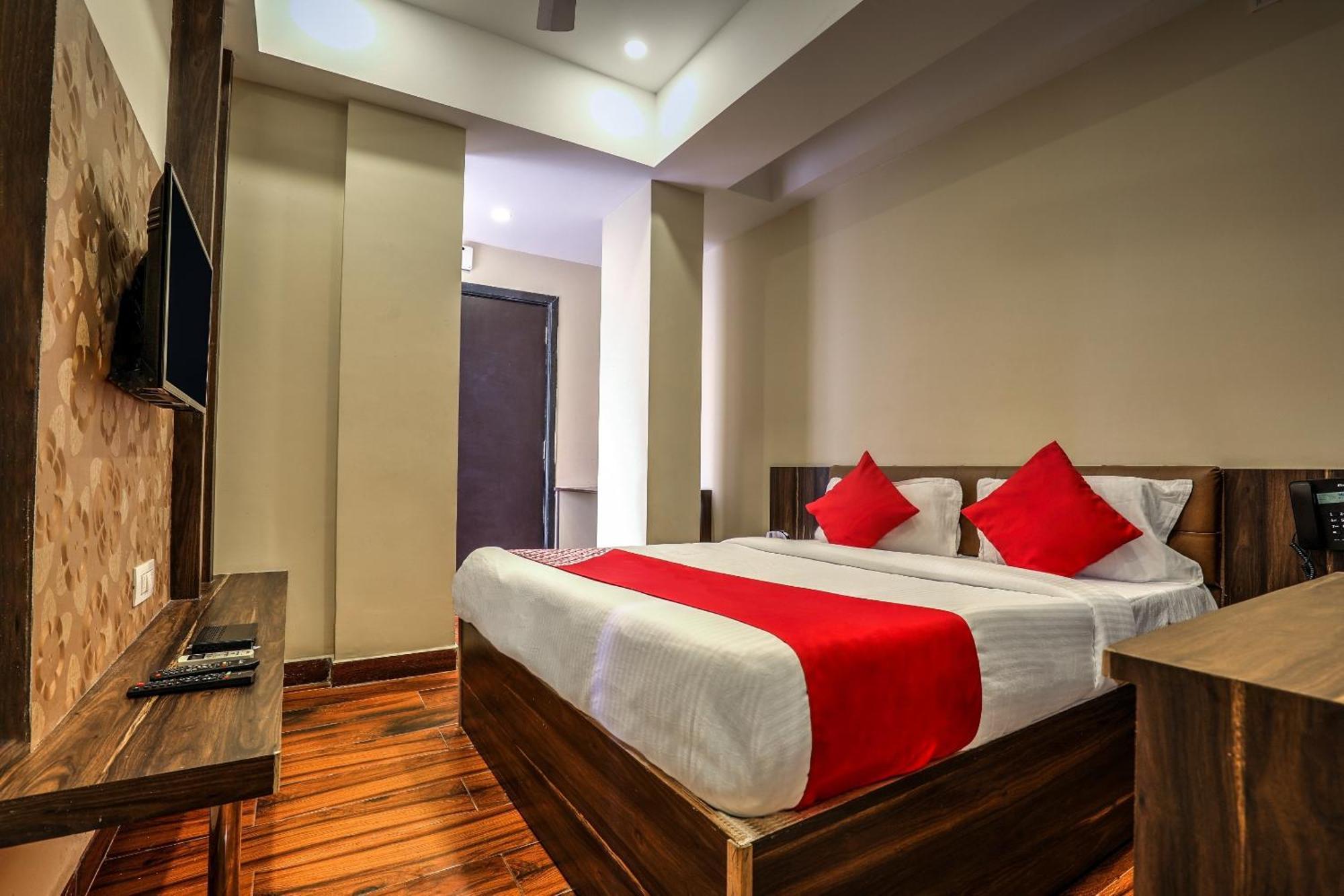 Capital O Sky Grand Otel Haydarabad Dış mekan fotoğraf