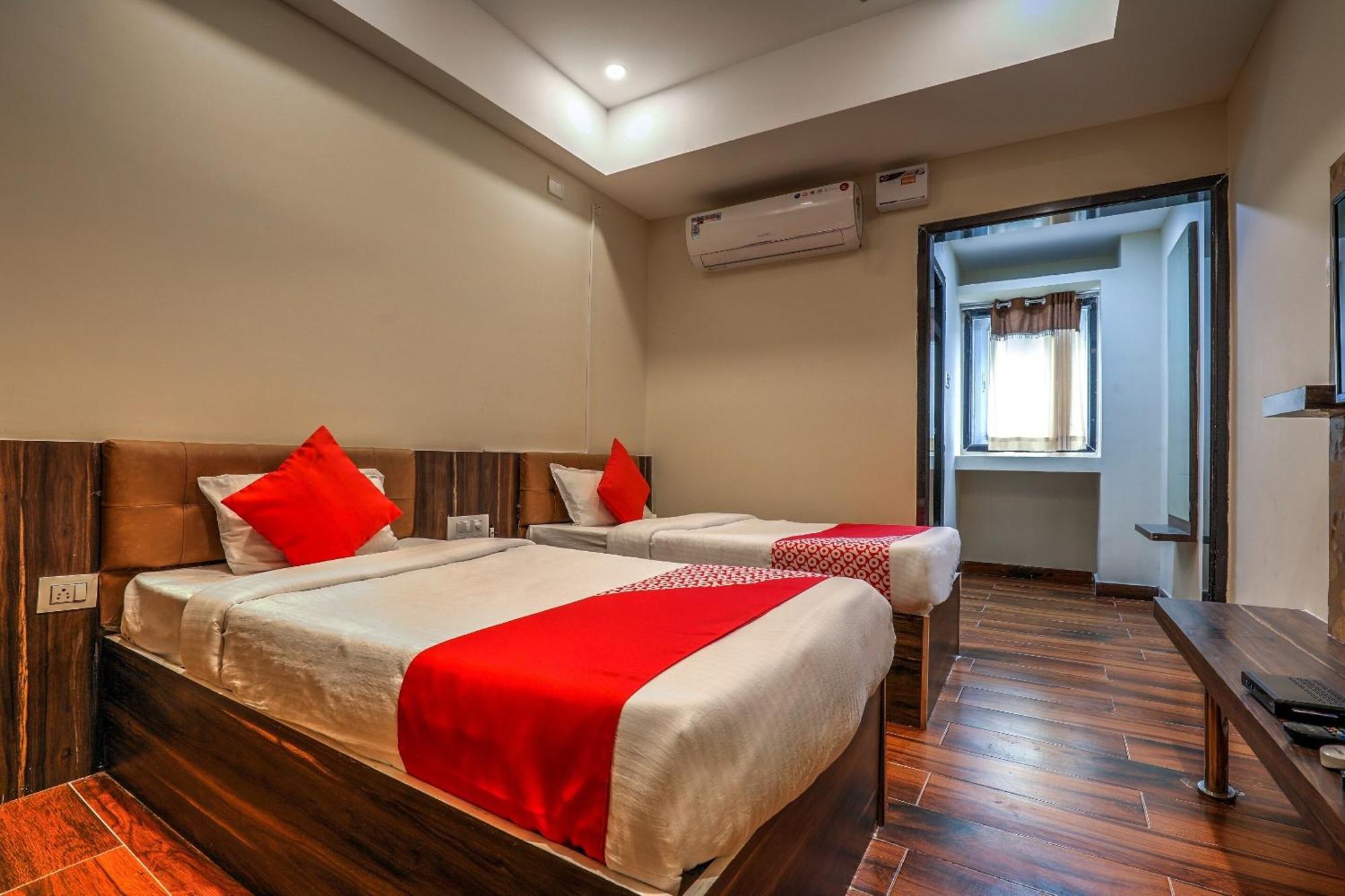 Capital O Sky Grand Otel Haydarabad Dış mekan fotoğraf
