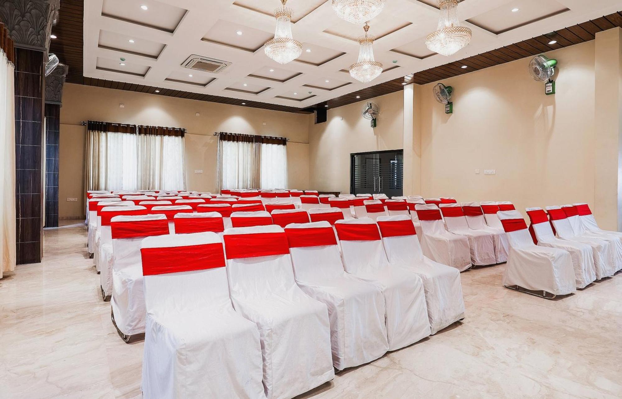Capital O Sky Grand Otel Haydarabad Dış mekan fotoğraf