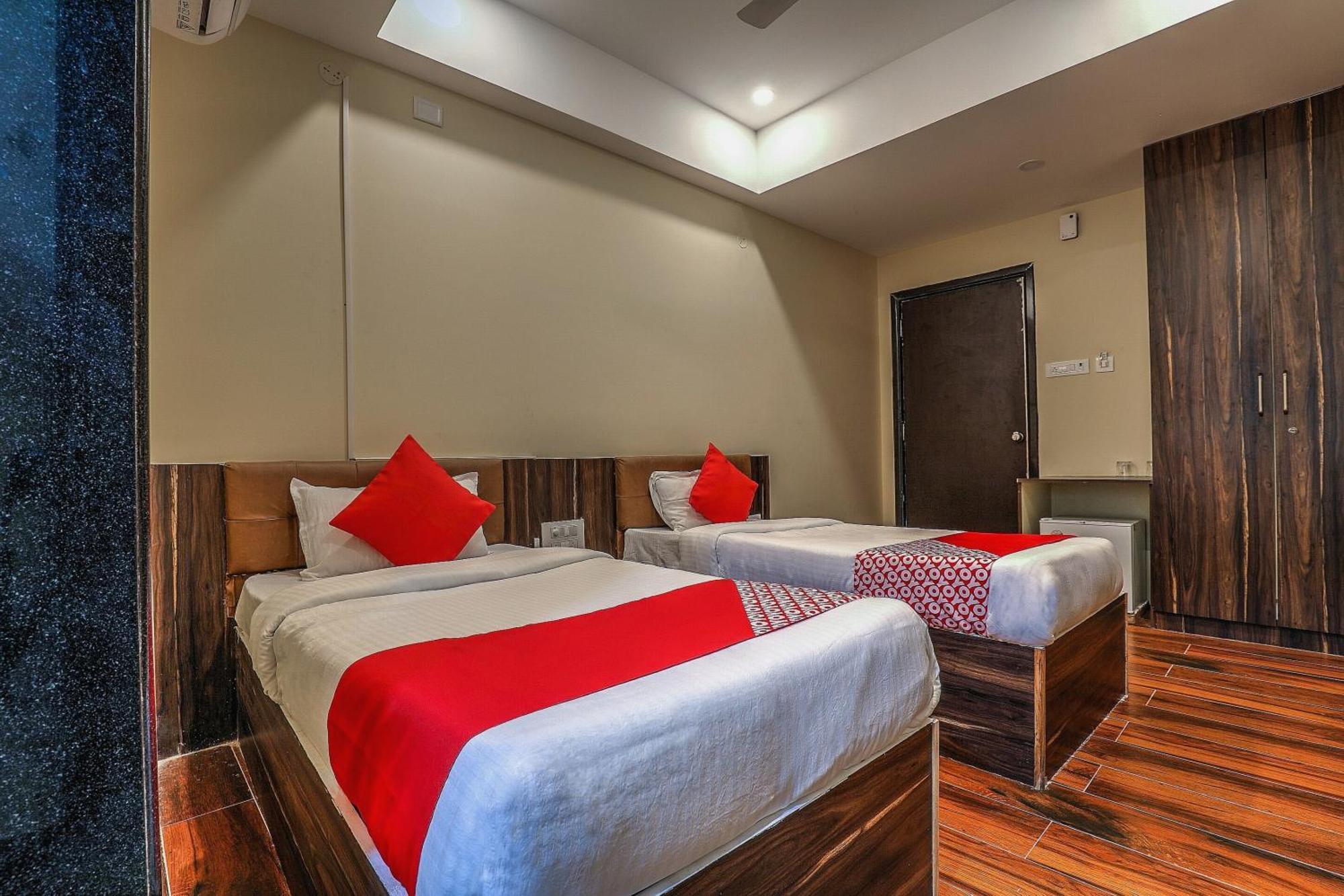 Capital O Sky Grand Otel Haydarabad Dış mekan fotoğraf