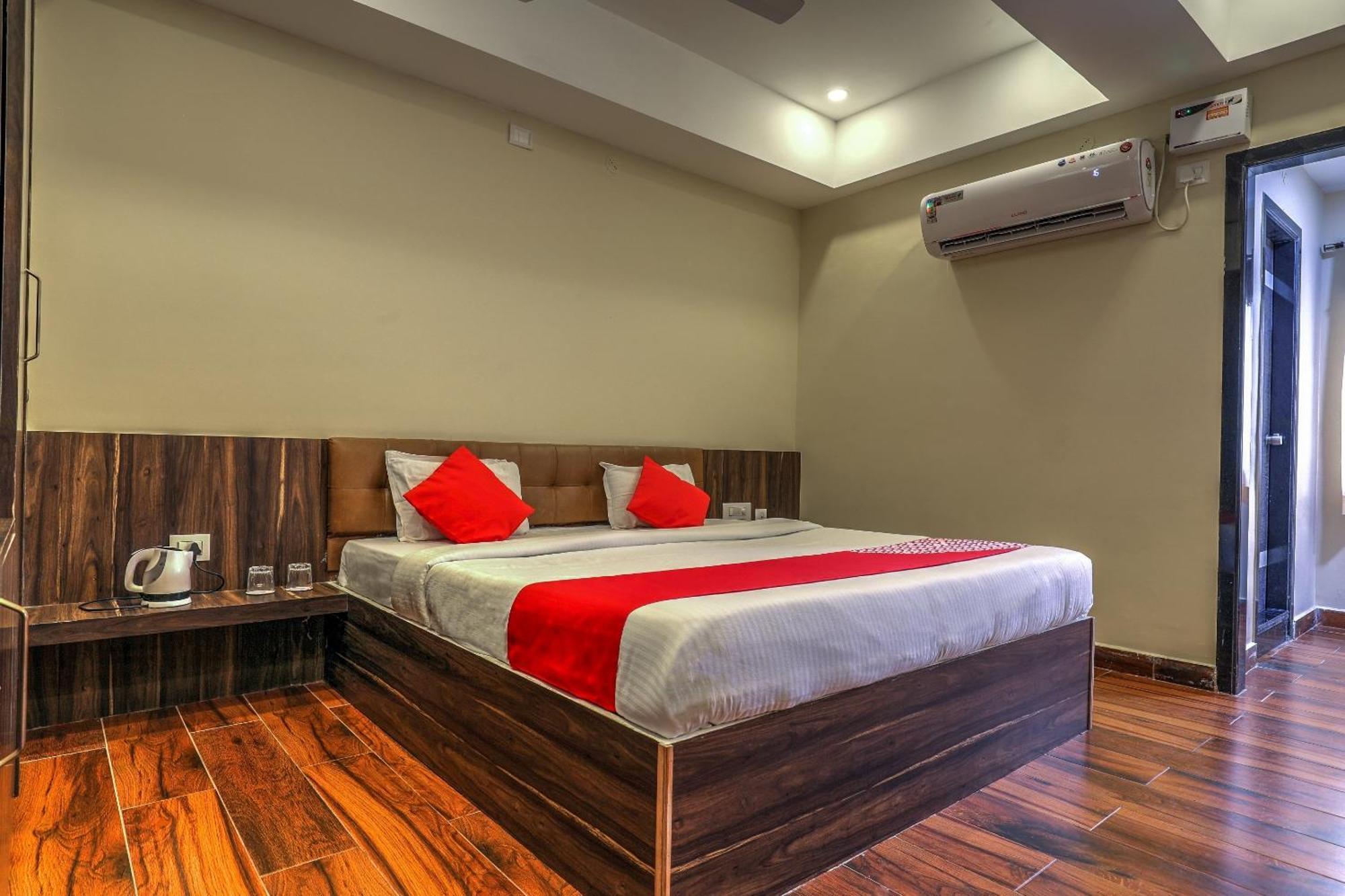 Capital O Sky Grand Otel Haydarabad Dış mekan fotoğraf