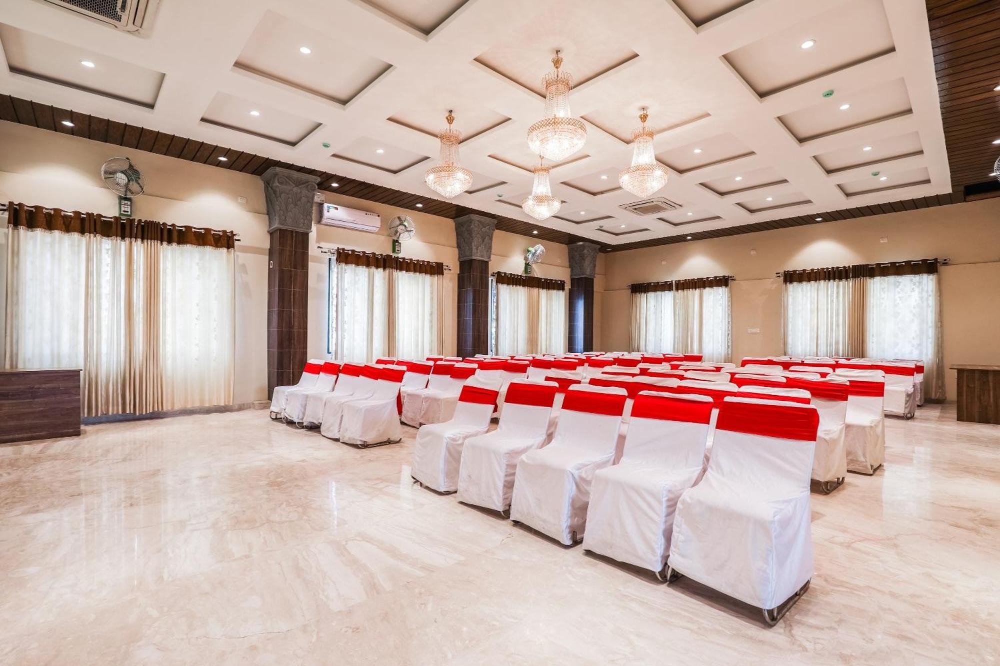 Capital O Sky Grand Otel Haydarabad Dış mekan fotoğraf